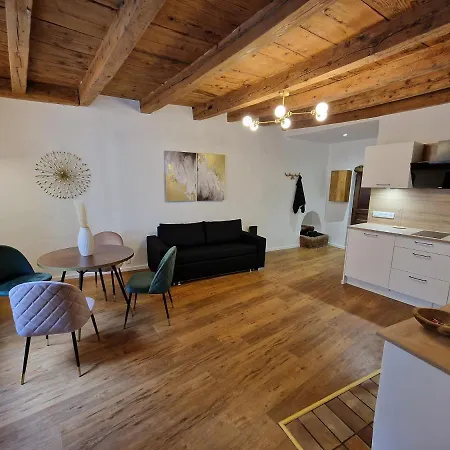 Apartman Elegant Flat In Old Town, 2 Mins Walk To Annecy