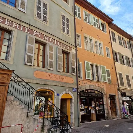 Elegant Flat In Old Town, 2 Mins Walk To Apartman *